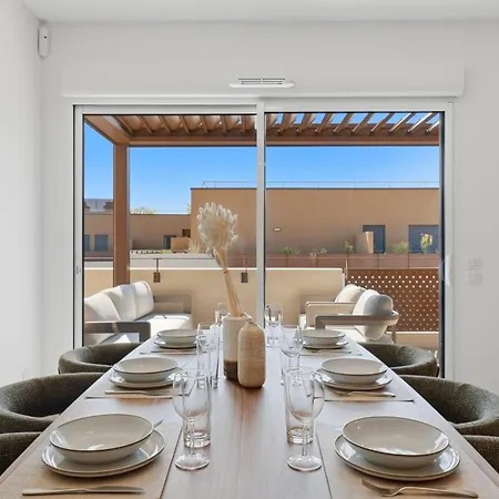 Penthouse Le Spazio Close To The Town Center Apartmán