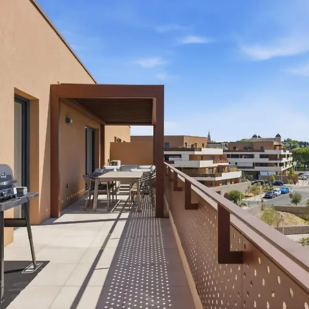 Penthouse Le Spazio Close To The Town Center Apartmán